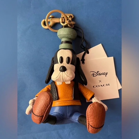 🐶 DISNEY X COACH GOOFY BAG CHARM-KEYCHAIN 🐶 NWT 🐶 - Picture 8 of 16
